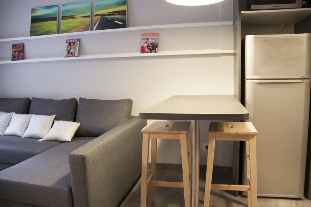 Idyllic Apartment With Terrace Барселона Экстерьер фото